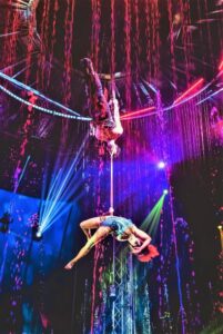Cirque Italia - Morgaine Rosenthal & D Fernandez - Aerial Straps Duo